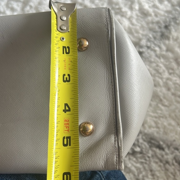 Ferragamo leather bag. - Picture 8 of 8